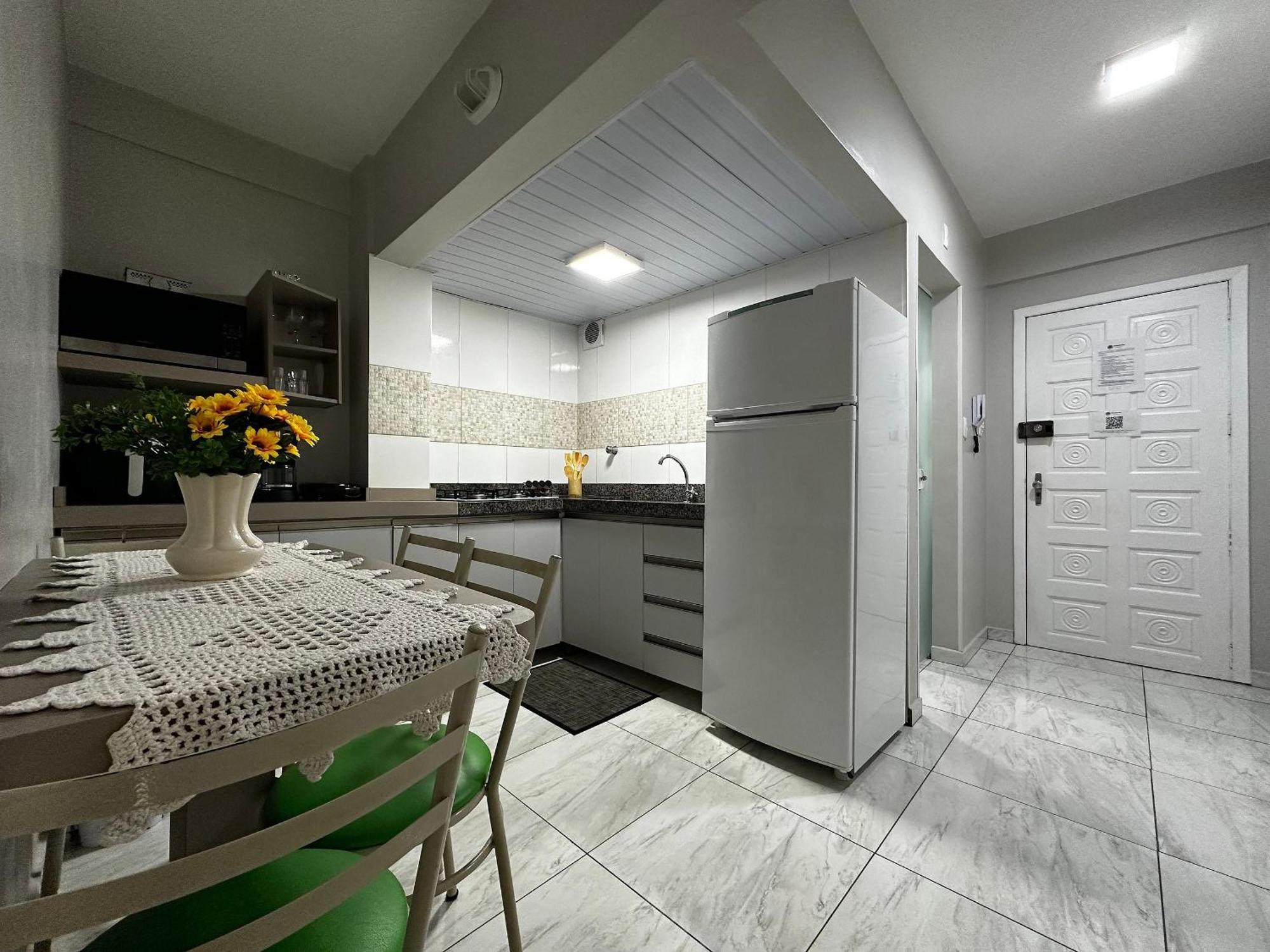 Ma01- Kitnet Com Ar | Vista Big Wheel | Garagem Apartment Balneario Camboriu Exterior photo