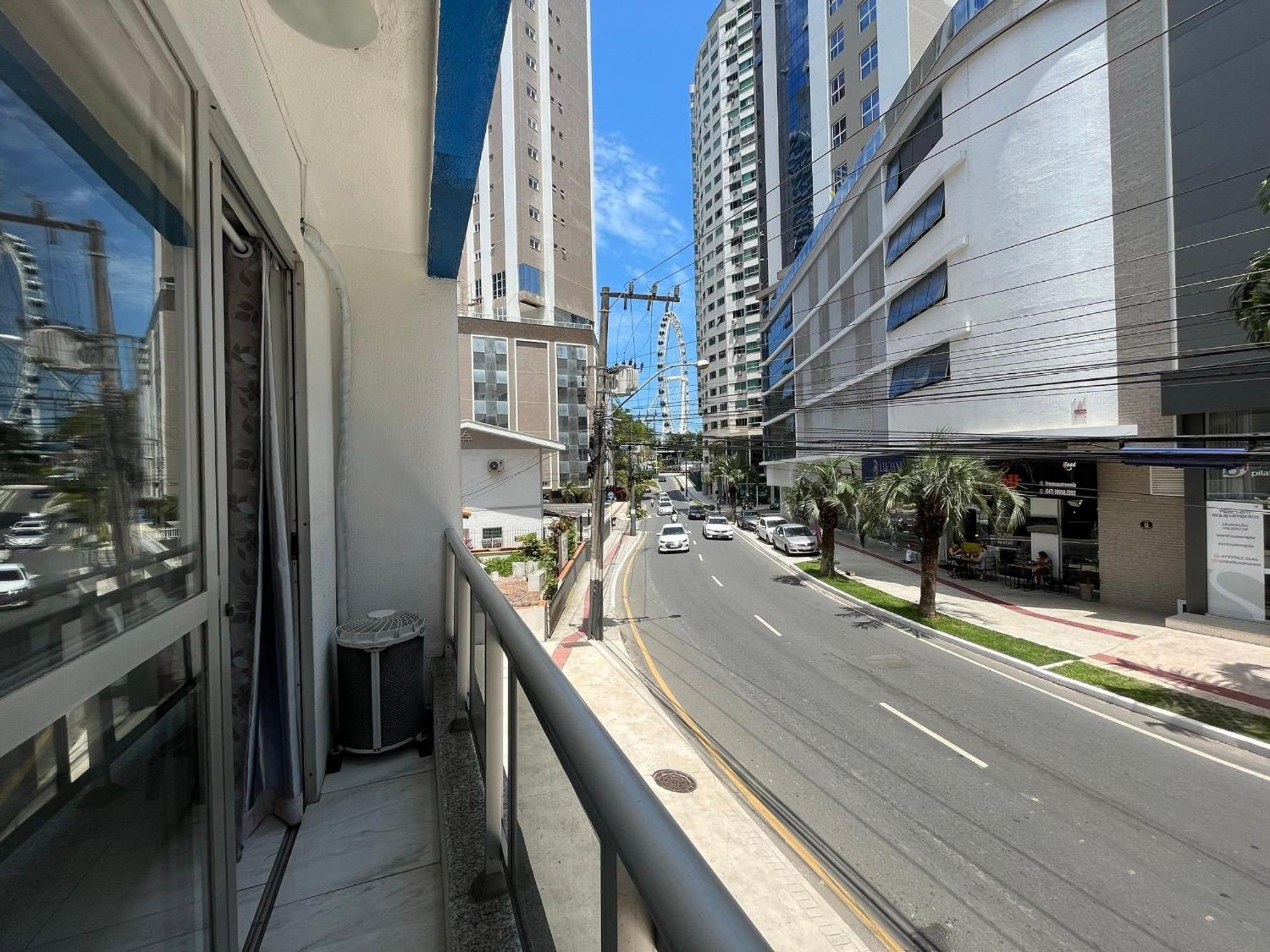 Ma01- Kitnet Com Ar | Vista Big Wheel | Garagem Apartment Balneario Camboriu Exterior photo