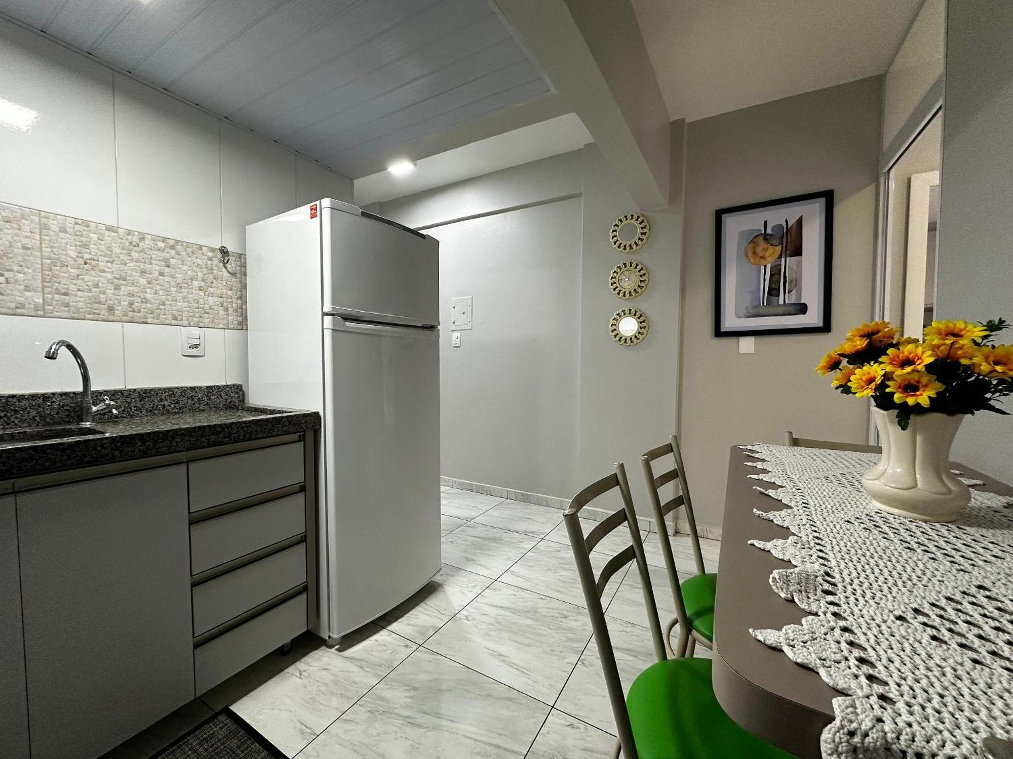Ma01- Kitnet Com Ar | Vista Big Wheel | Garagem Apartment Balneario Camboriu Exterior photo