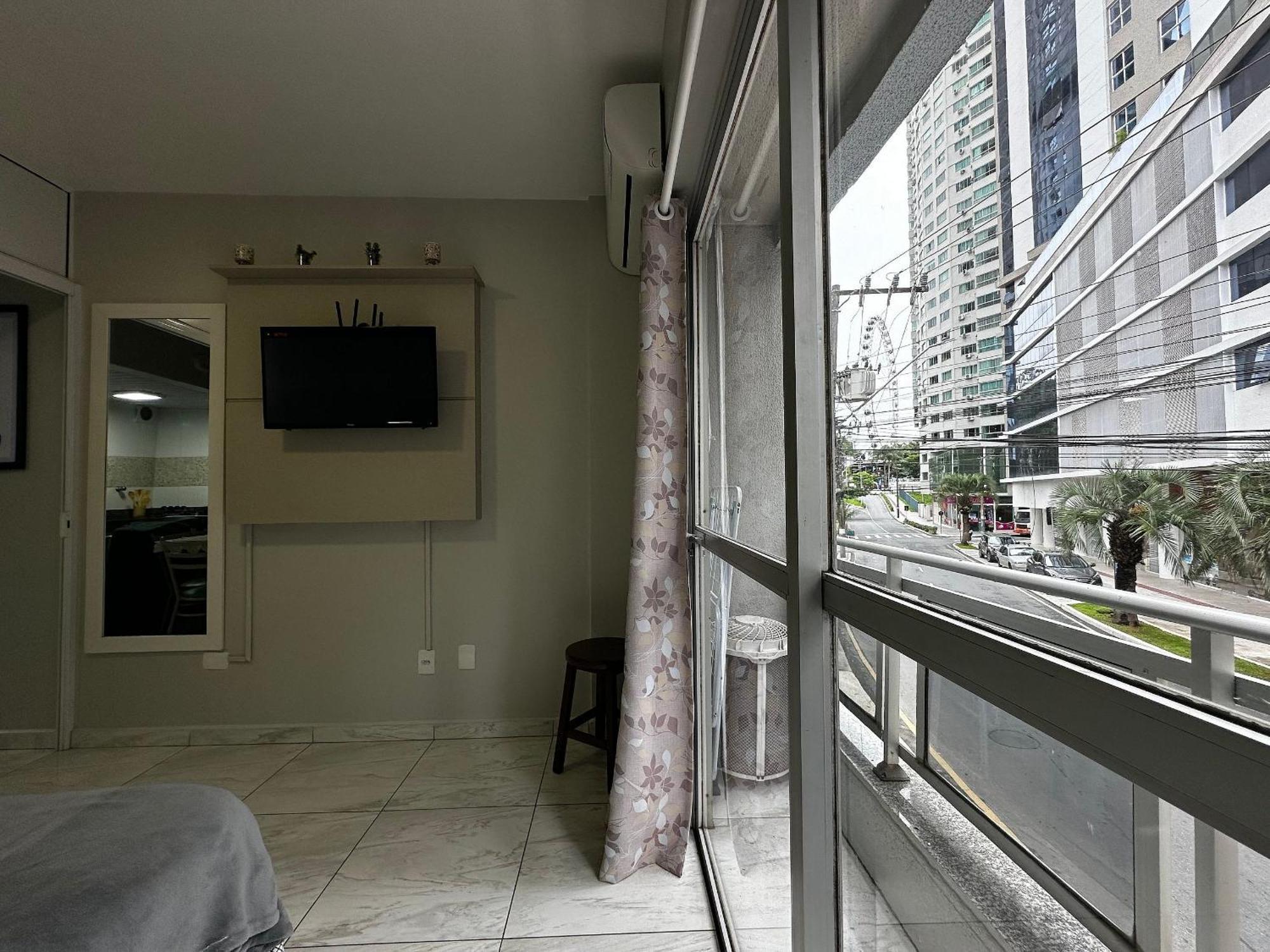 Ma01- Kitnet Com Ar | Vista Big Wheel | Garagem Apartment Balneario Camboriu Exterior photo